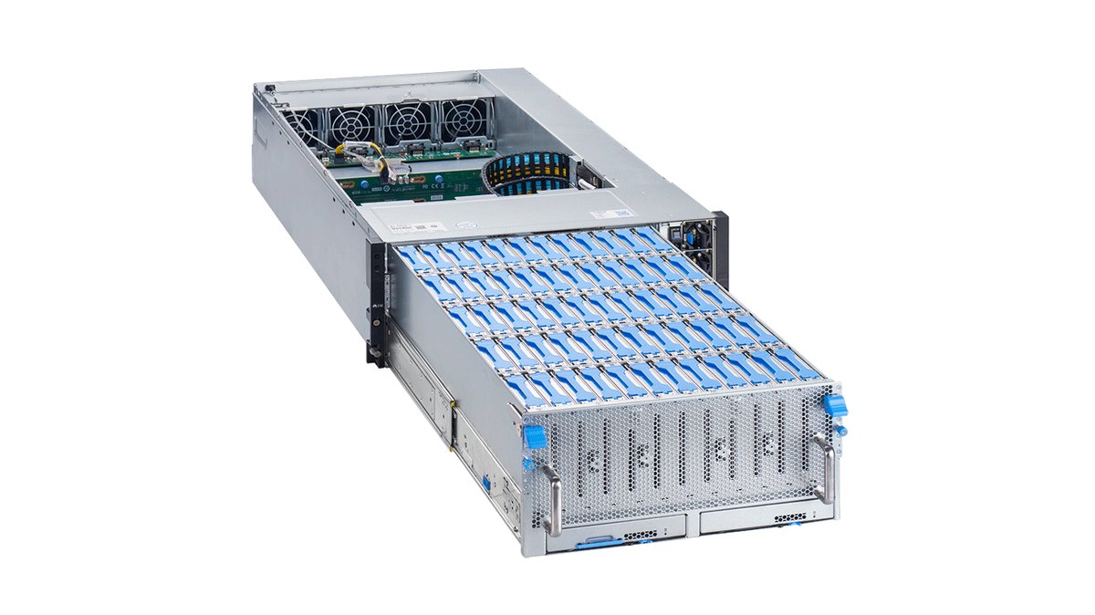 NF5476M5 NVMe加速存储 硬盘模块特写 - 华南腾飞